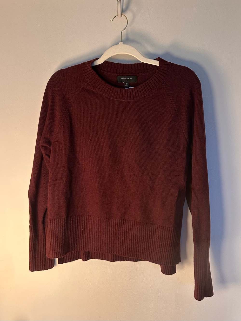 NWT/NEW - Banana Republic Women's Burgundy Crewneck Sweater